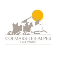 Logo de Colmars-les-Alpes avec illustration d'une personne tirant un canon vers un soleil jaune
