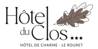 Logo de l'Hôtel du Clos, établissement de charme trois étoiles au Roubet, avec feuille de chêne stylisée
